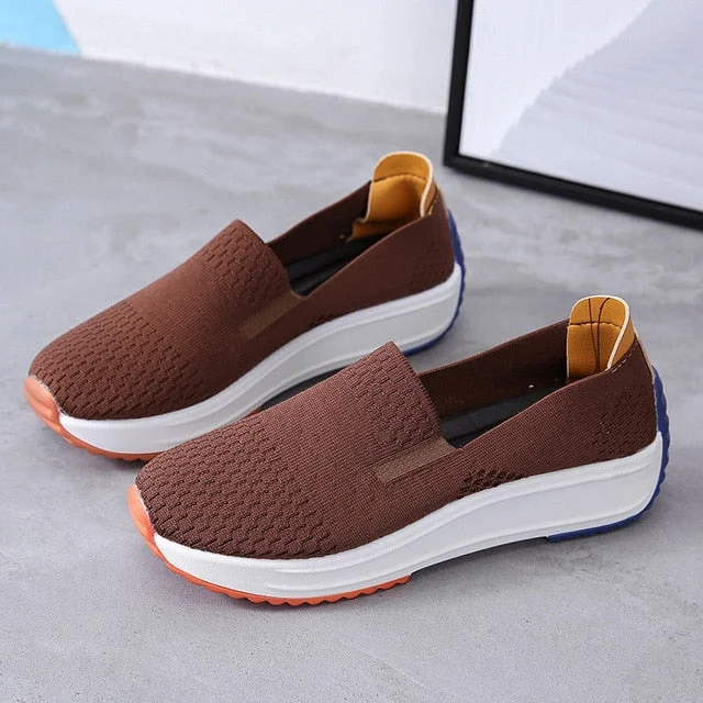 Brand Fashion Women Flats Shoes Breathable Mesh Slip on Moccasins Casual Shoes Woman Lightweight Autumn Loafer Shoes Big Size