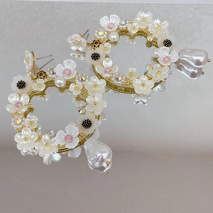 Exaggerate Shell Pearl Flower Dangle Earrings