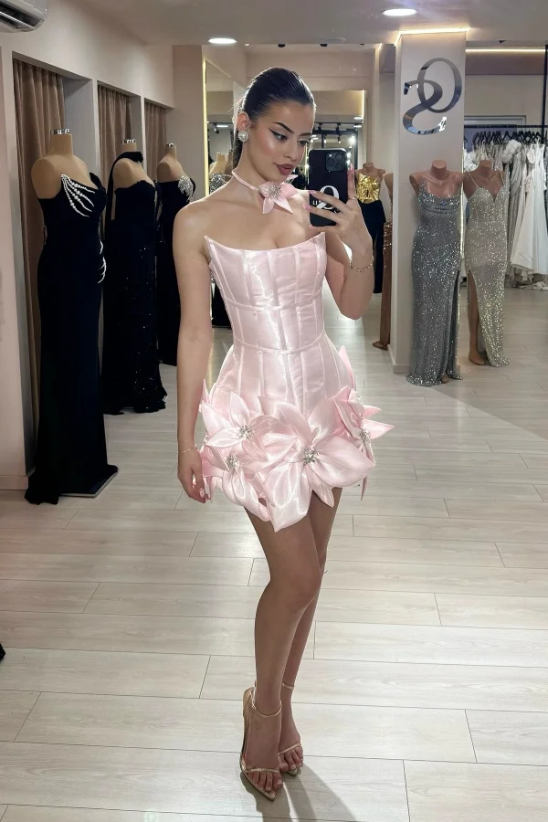 Satin Strapless Sleeveless Short A-Line Homecoming Dress With Flower Appliques And Pleated | YC0227 Wellcucu