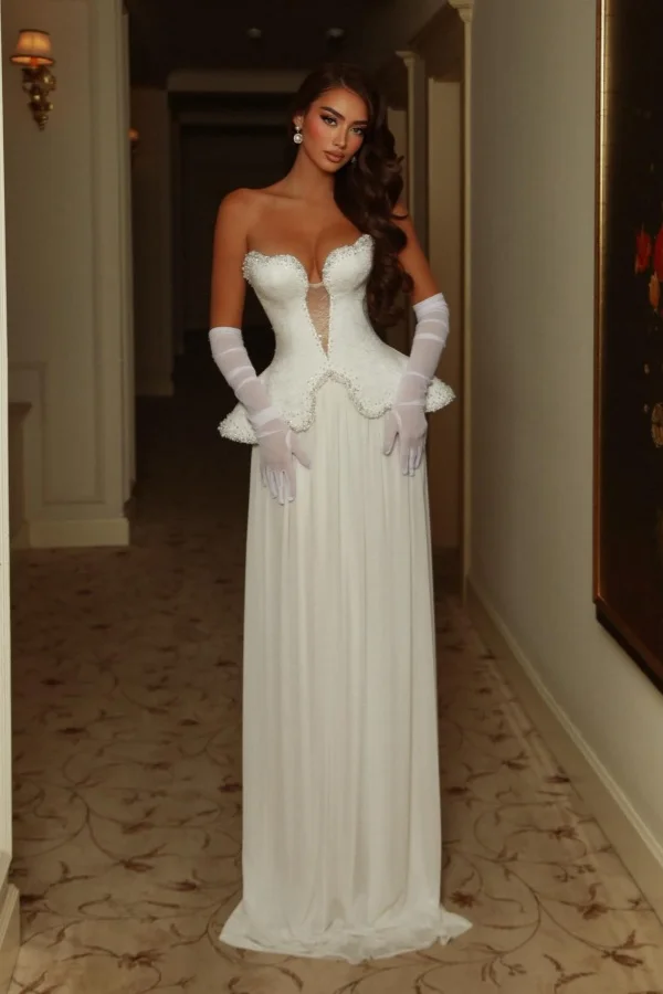 White V-Neck Strapless Sleeveless Long Sheath Prom Dress With Beading And Gloves | YC0246 Wellcucu