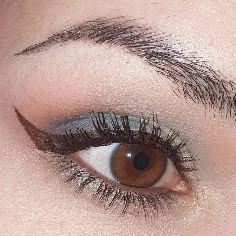 ExtremeBig Volumizing Mascara 02 Brown