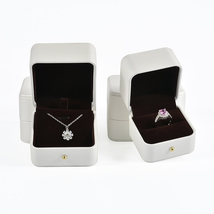 High-end Gold-rimmed Jewelry Box