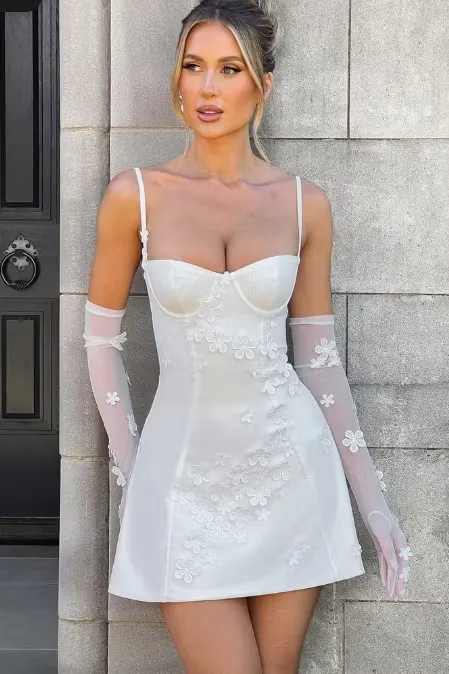 V-Neck Spaghetti Straps Sleeveless High-Waisted Short Homecoming Dress With Flower Appliques And Gloves Wellcucu JZ0254