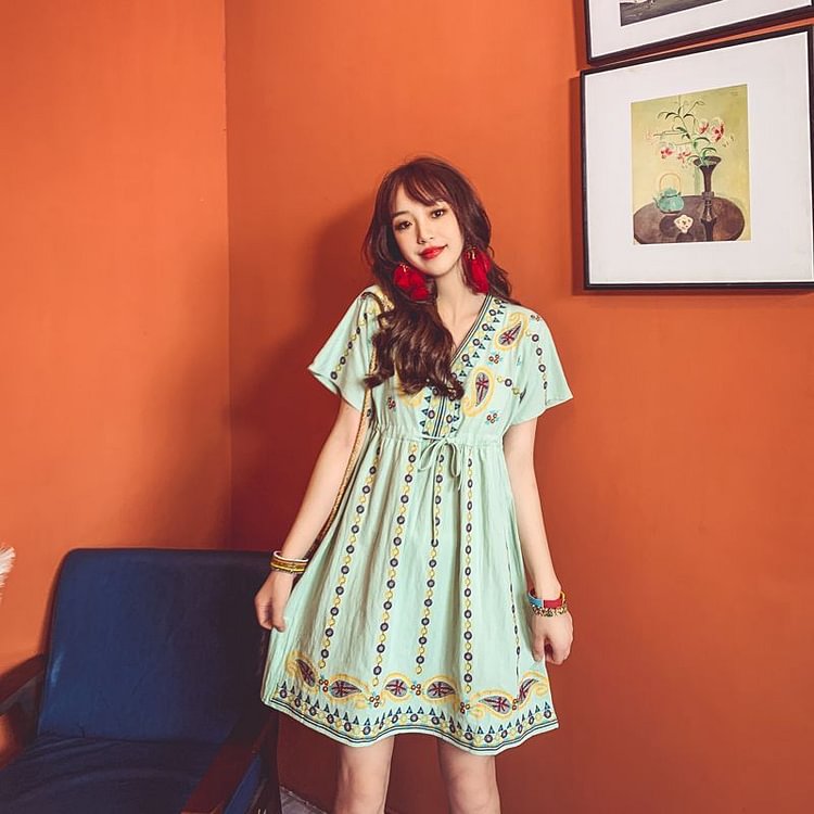 Short-Sleeve Embroidered Shift Dress YP4405