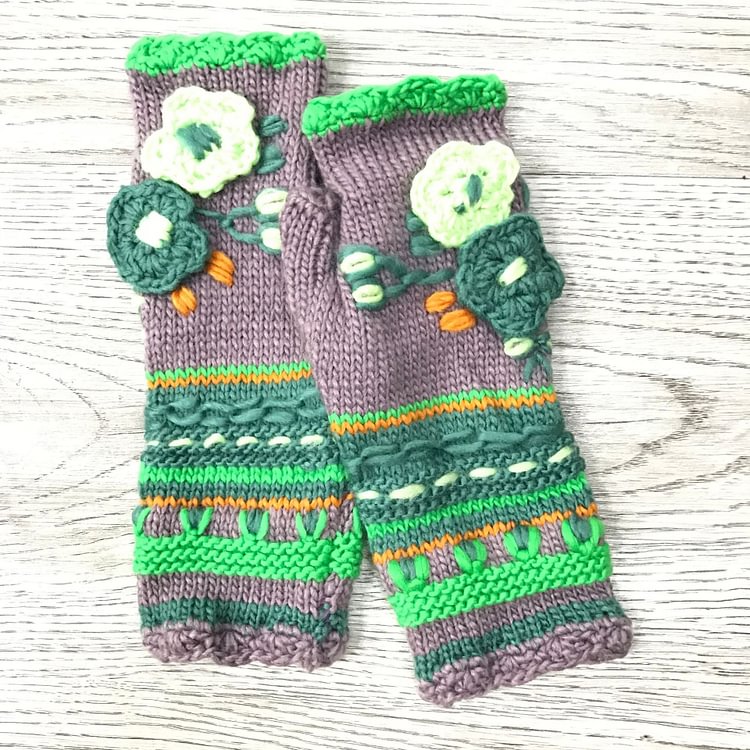 Thick Needle Embroidered Warm Knit Gloves