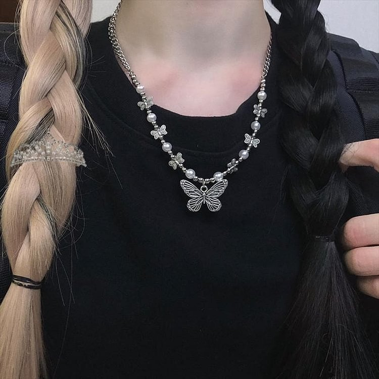 Sweet Vintage Pearls and Butterflies Cute Vintage Necklace SP16433