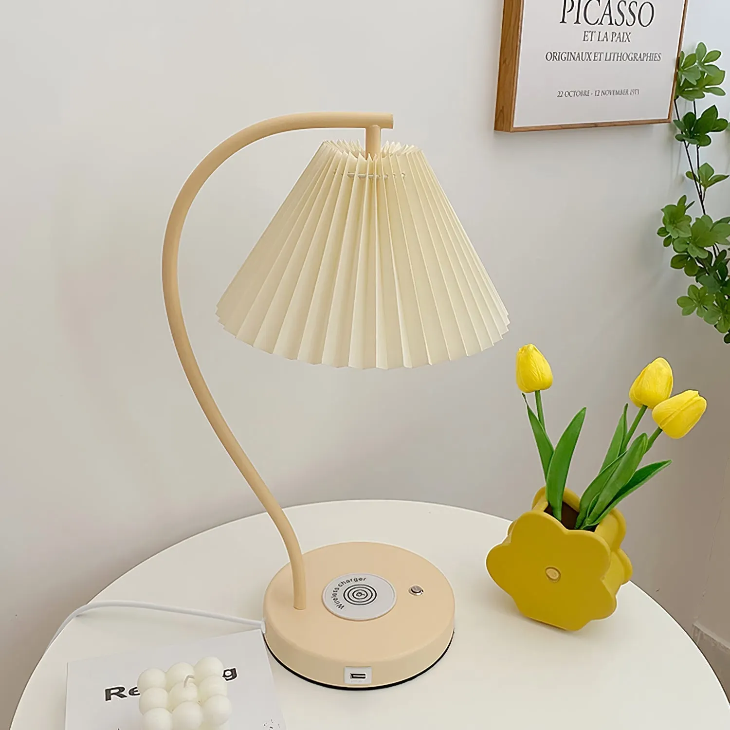 Ozawa pleated table lamp, 2 colors
