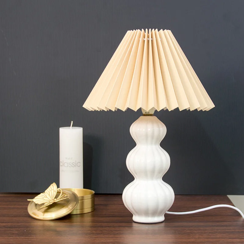 Nordic Ceramic Base Pleated Table Lamp