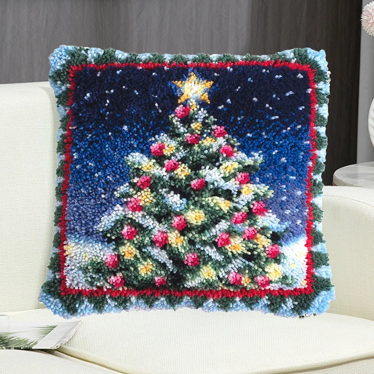 Festive Christmas Tree Pillowcase Latch Hook Kit for Adult, Beginner and Kid veirousa