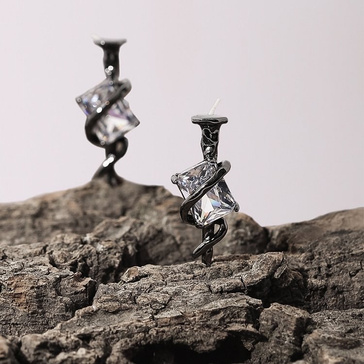 Lined Nail Zircon Earrings