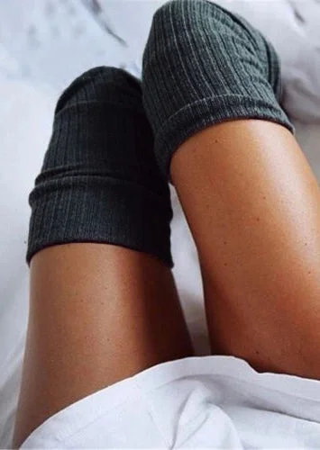 Solid Knitted Thigh-High Socks