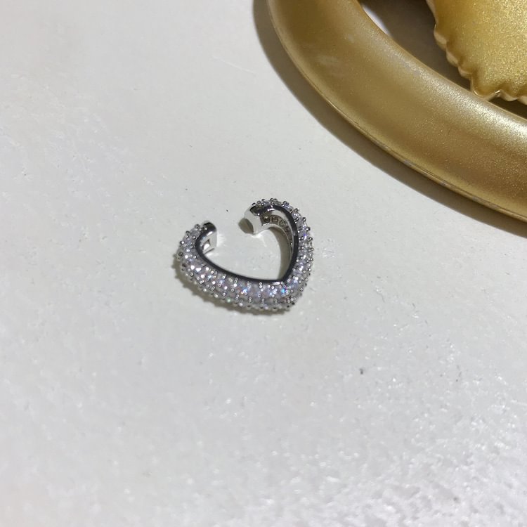 Simple And Versatile Heart Ear Clip