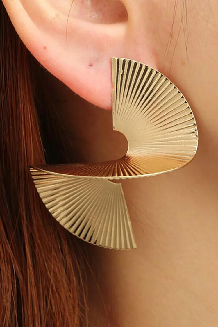 Alloy Twisted Geometric Pattern Dangle Earrings