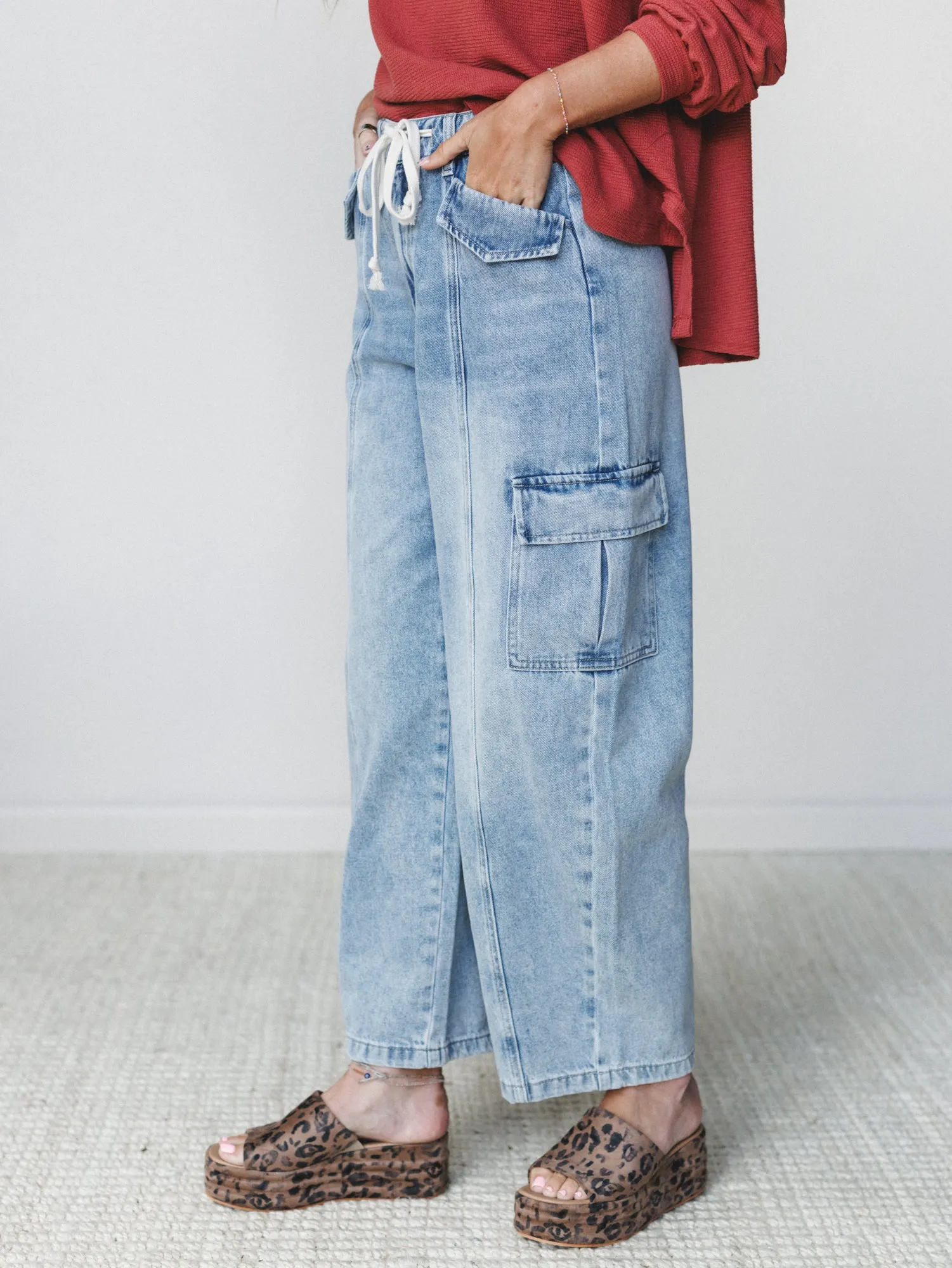 Whisper Sky Cargo Jeans - Light Denim
