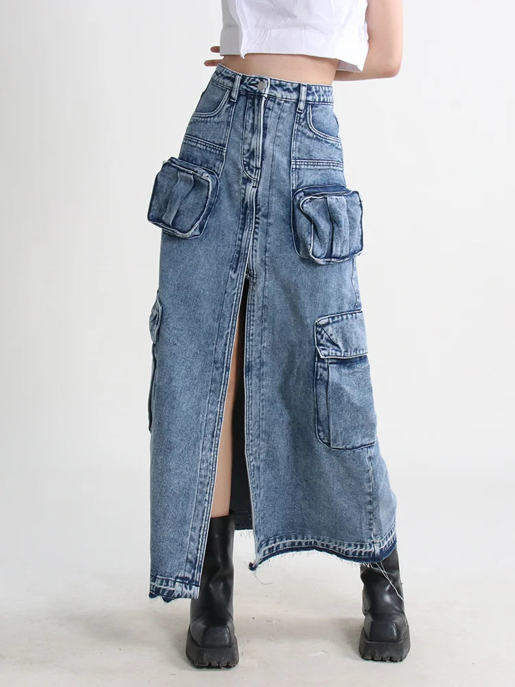 POCKET SPLIT DENIM SKIRT IN BLUE