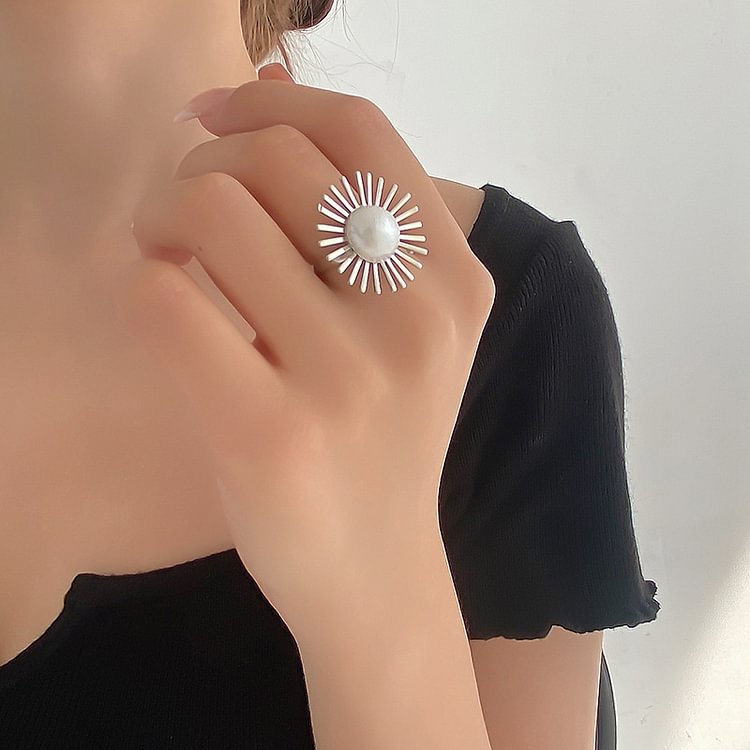Fashion Elegant Creative Pearl Ring
