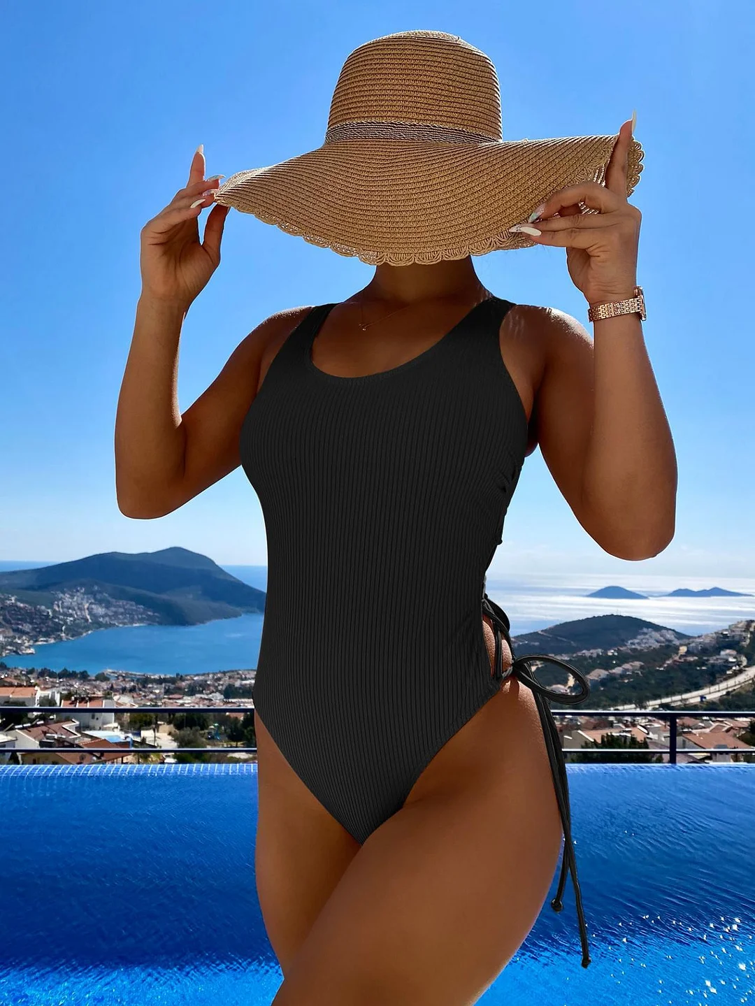 One Piece Cut-Out Beautiful Back Swimsuit