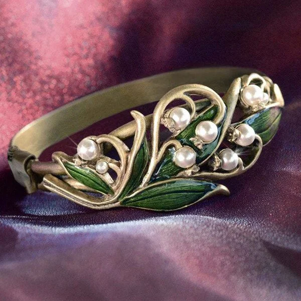 Enamel Green Leaf Pearl Bracelet