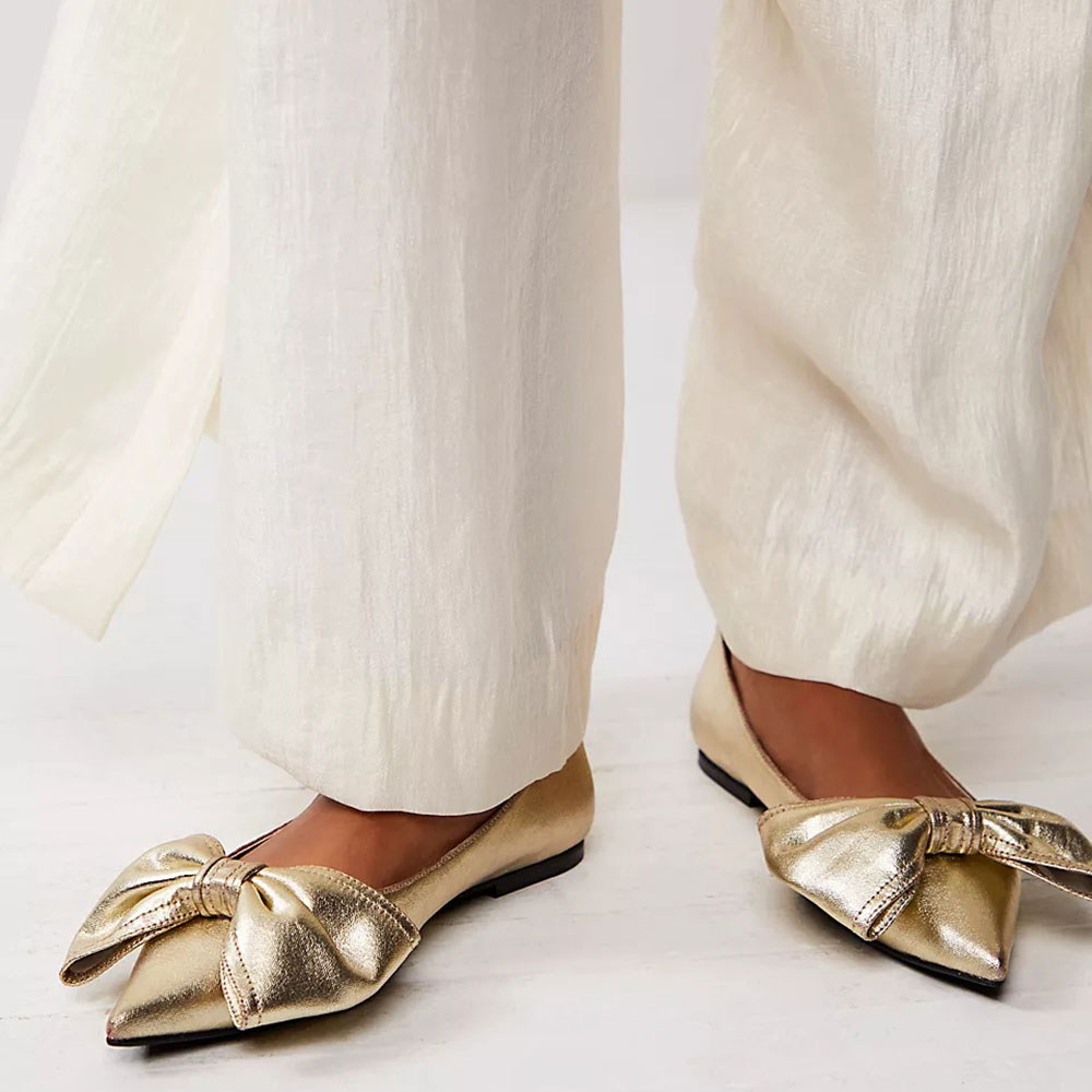 フラットシューズ GOLD FLATS Amazon.com: Girls Gold Glitter Ballet Flats Medium (13-1