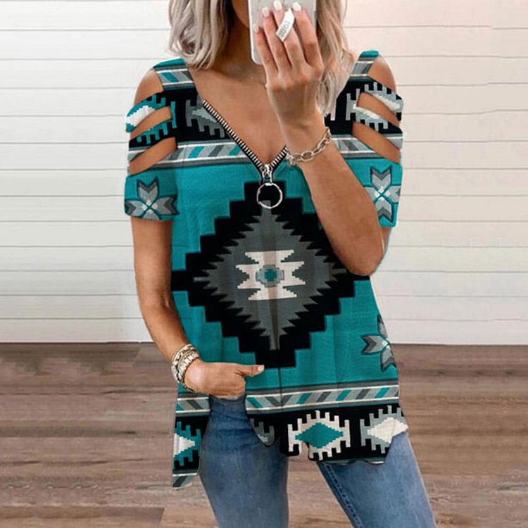 VChics Vintage Totem Print Cutout T-Shirt