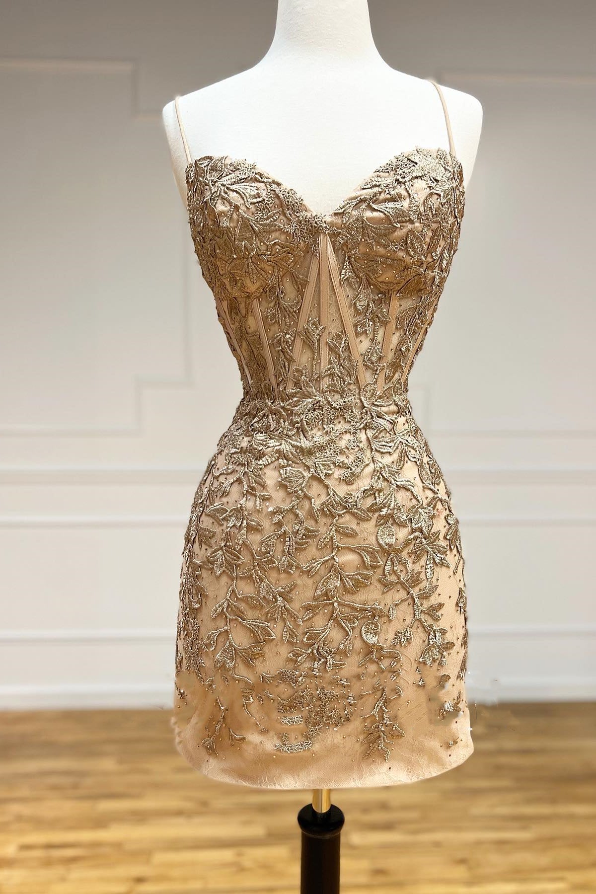 Bellasprom Halter Lace Appliques V-Neck Sleeveless Lace-Up Short Homecoming Dress Same as Picture-US2