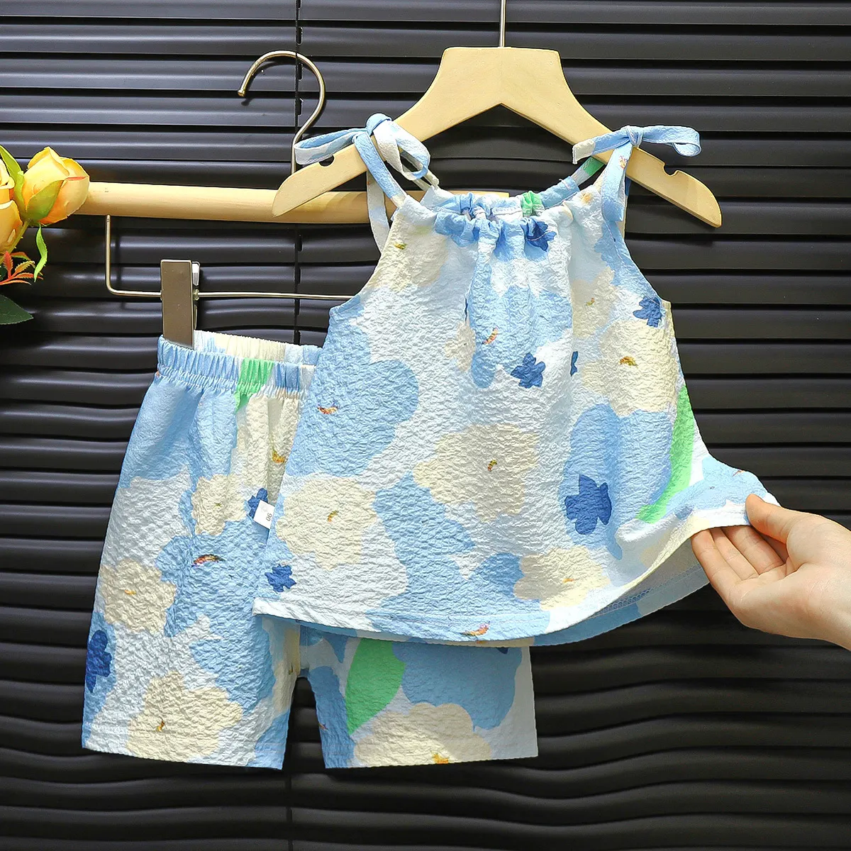 【12M-6Y】2-piece Girls Cute Fruit And Floral Print Hanging Neck Top And Shorts Set