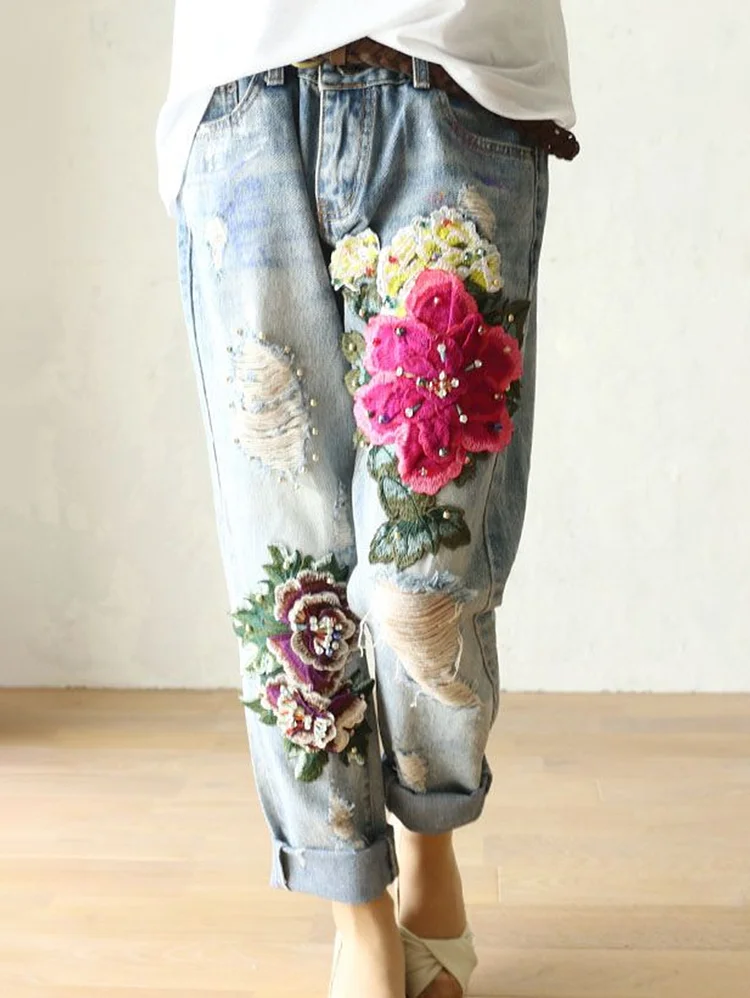Daily Flower Embroidery Ripped Pearl Decor Denim Jeans