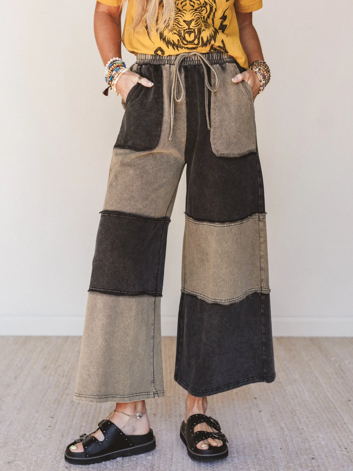 Coastal Colorblock Pants - Black