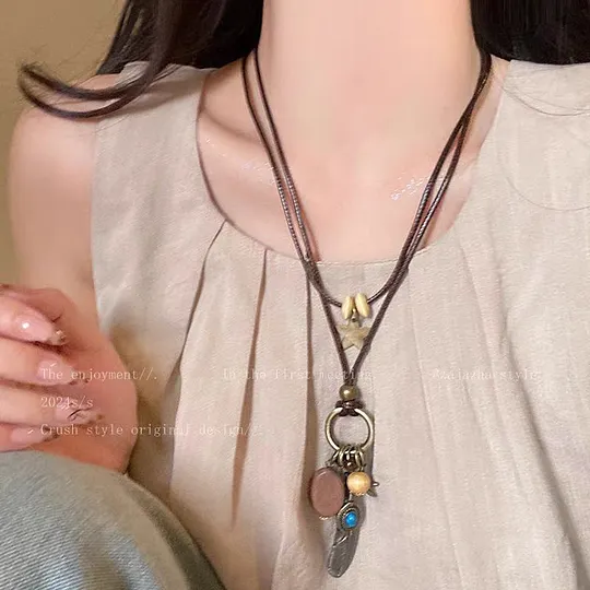 Ethnic Style Wooden Moon Smiley Long Woolen Chain Fashion Retro Niche Elegant High-end All-match Necklace for Women