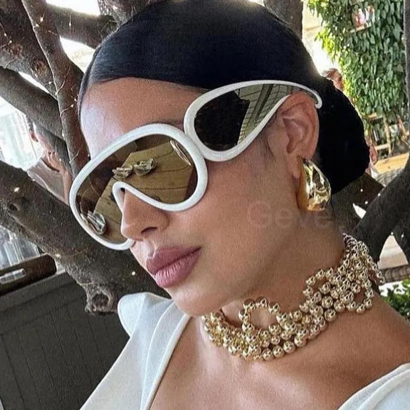 thumbnail interactive-video image 1 of Chic Oversized One Piece Visor Sunglasses For Women & Men - Gold Mirror Shield! 1 of 4