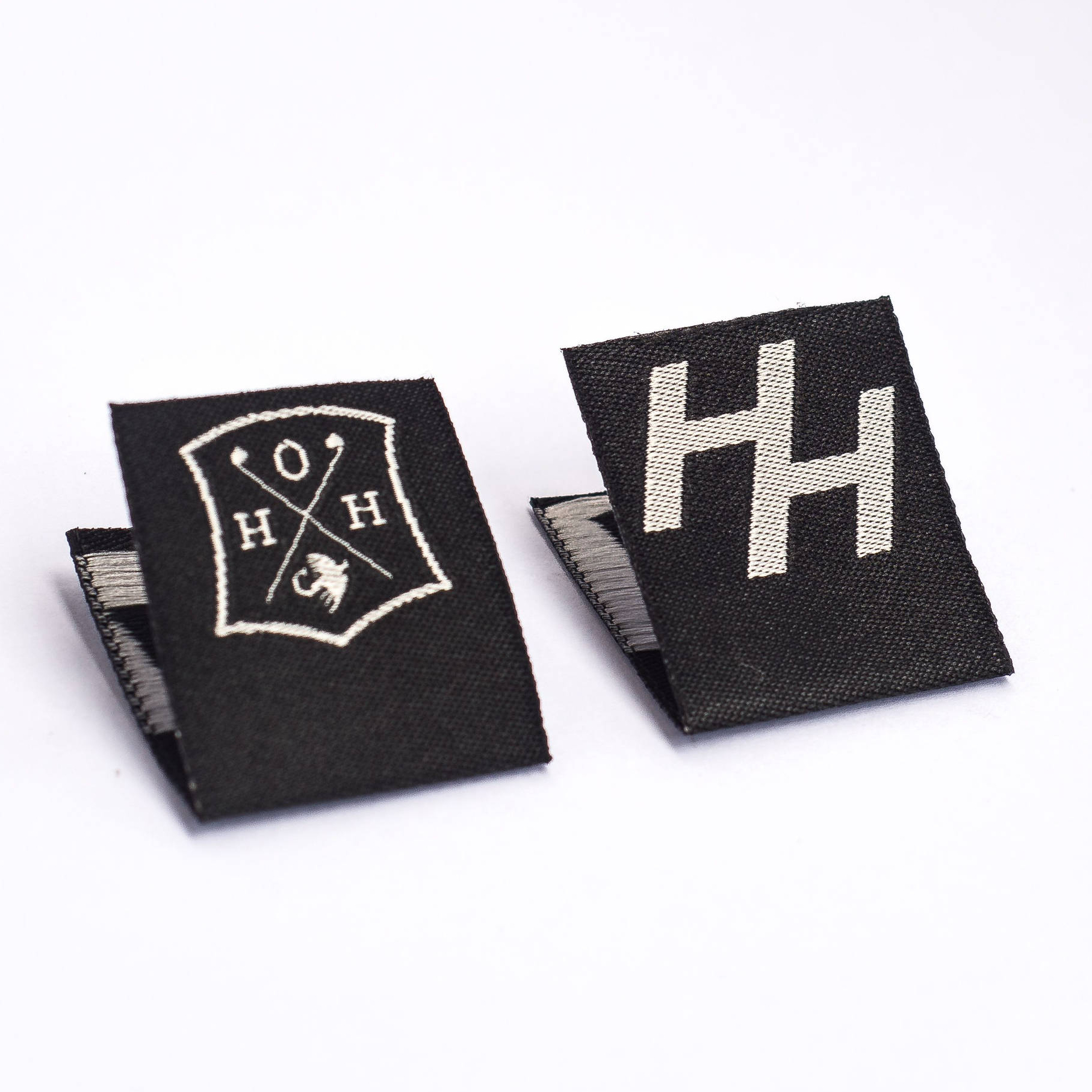 Programmable Woven NFC enabled center fold tag
