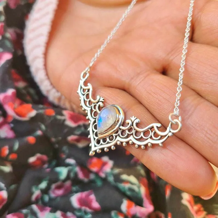 Olivenorma Moonstone Engraved Silver Crown Shape Necklace