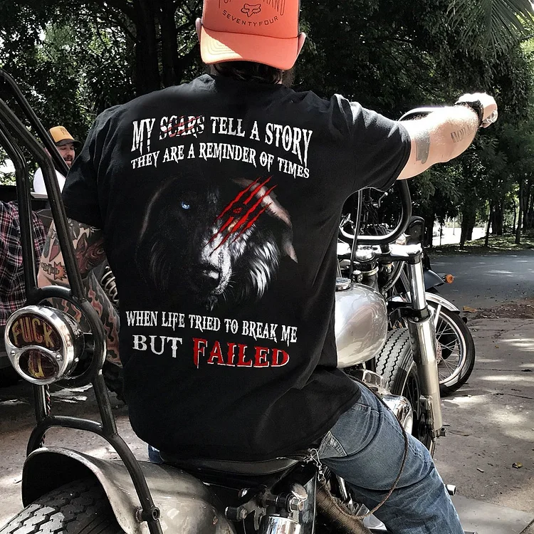"My Scars Tell Wolf History" Letter Print Men's T-Shirt