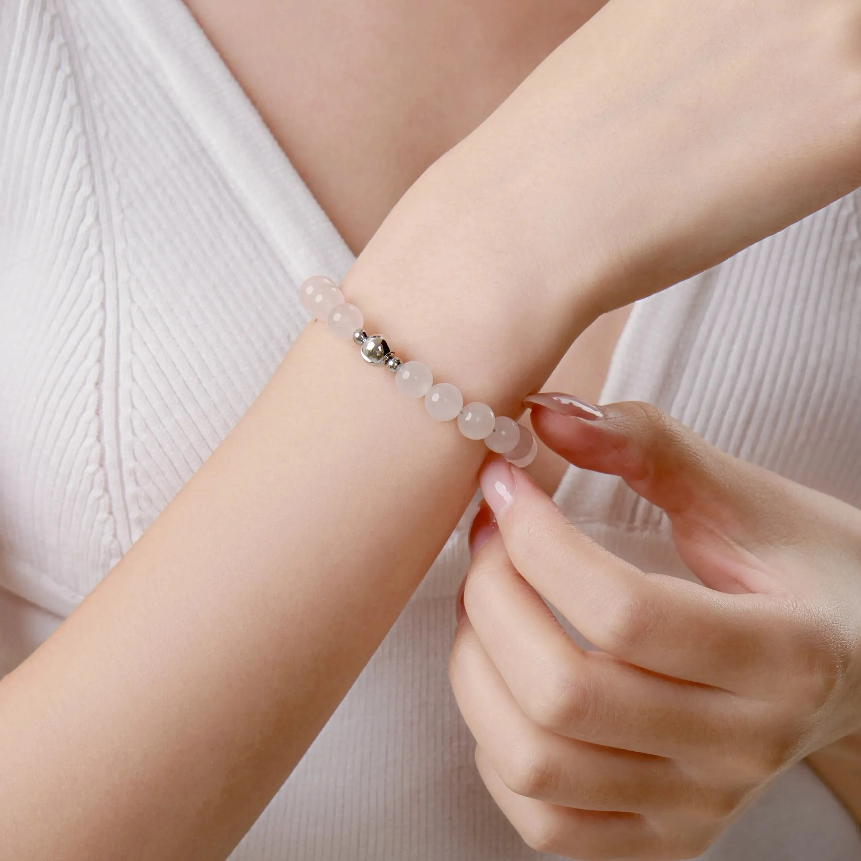 Rose Quartz Gradient — Magnetic Clasp Bracelet (8mm)