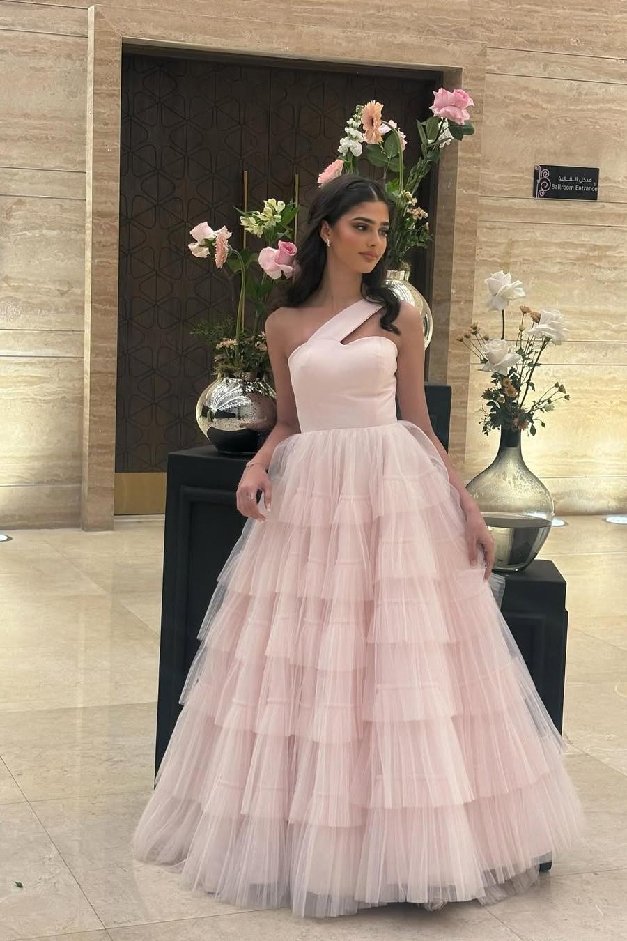 Lussooy Blushing Pink Elegant Tulle One Shoulder Sleeveless Princess Tutu Prom Dress with Pleated