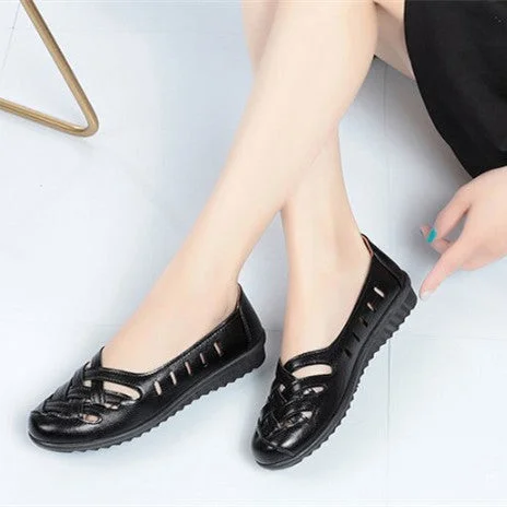 Women's Summer Soft Sole Leather Shoes Hollow Breathable Sandals