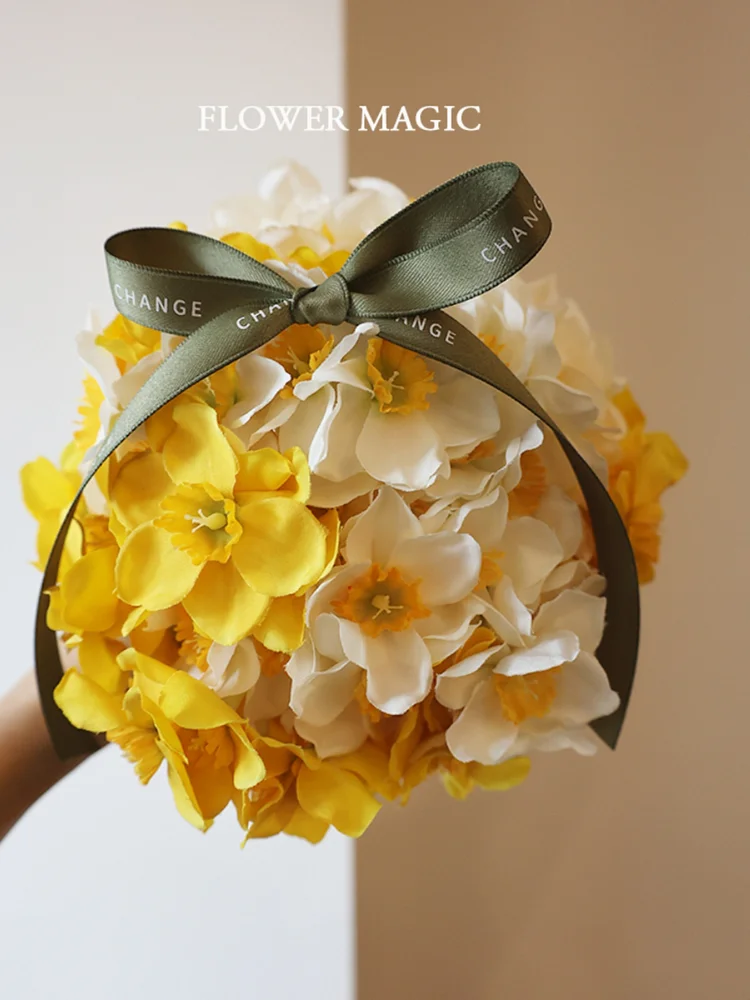 Korean style minimalist yellow beautiful wedding photography wedding license props bride and bridesmaid artificial flower bridal bouquet 花之魔法 ldooo