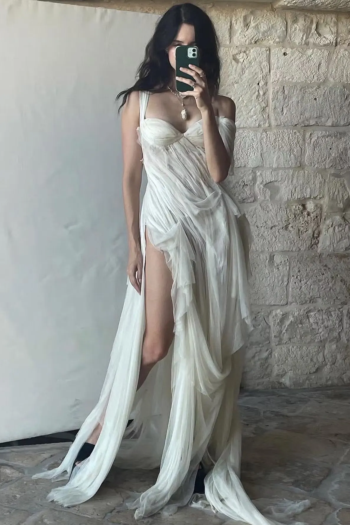 Lussooy Chic White Sleeveless Wide Shoulder Strap Pleated Prom Dress with Split