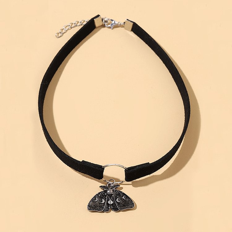 Retro Simple Moth Cactus Clavicle Chain