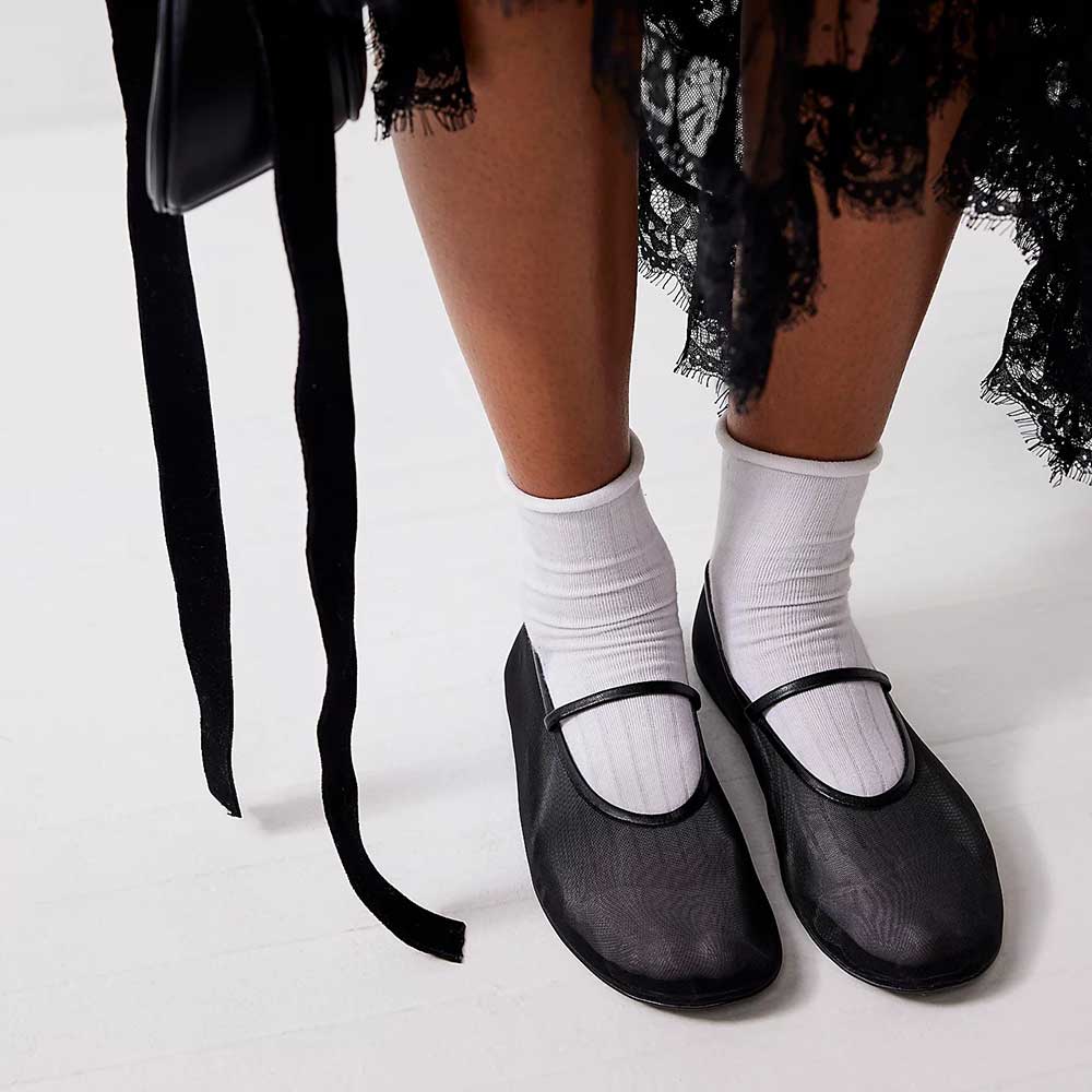 Hollow Black Round Toe Strap Rivet Flats