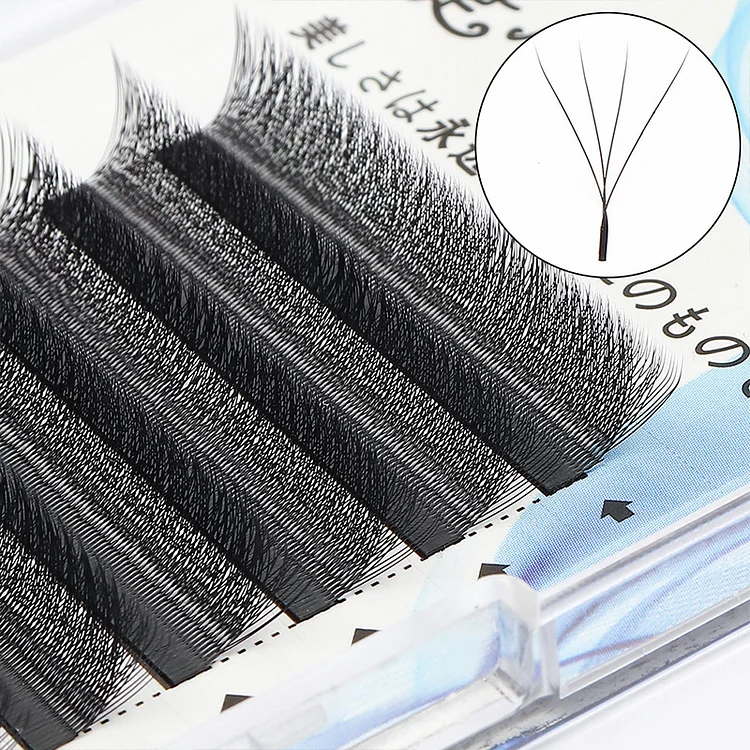 Four Leaf Clover Planting Eyelashes
