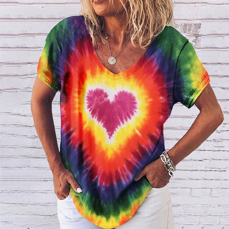 VChics Tie Dye Smudged Heart Print T-Shirt