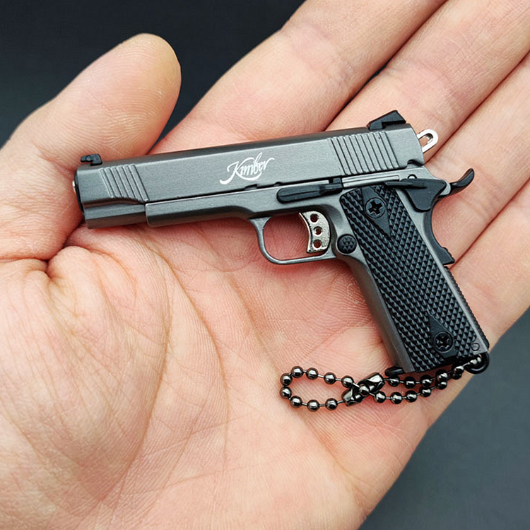 PUBG 1:3 Scale Kimber 1911 Model Keychain Handmade Military Weapons Pendant Mini Pistol Keyring Disassembly Gun Toy Army Gift Toy