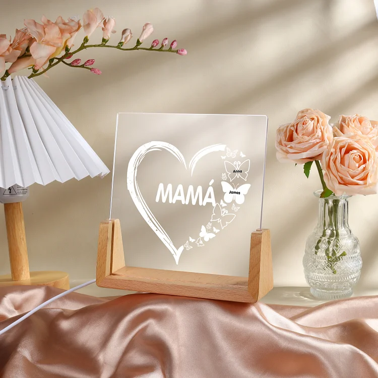 A mi mamá/abuela-Lámpara Personalizada con 2-8 Nombres y 1 Texto "corazón y mariposas" 3D Ilusión Luz de Noche