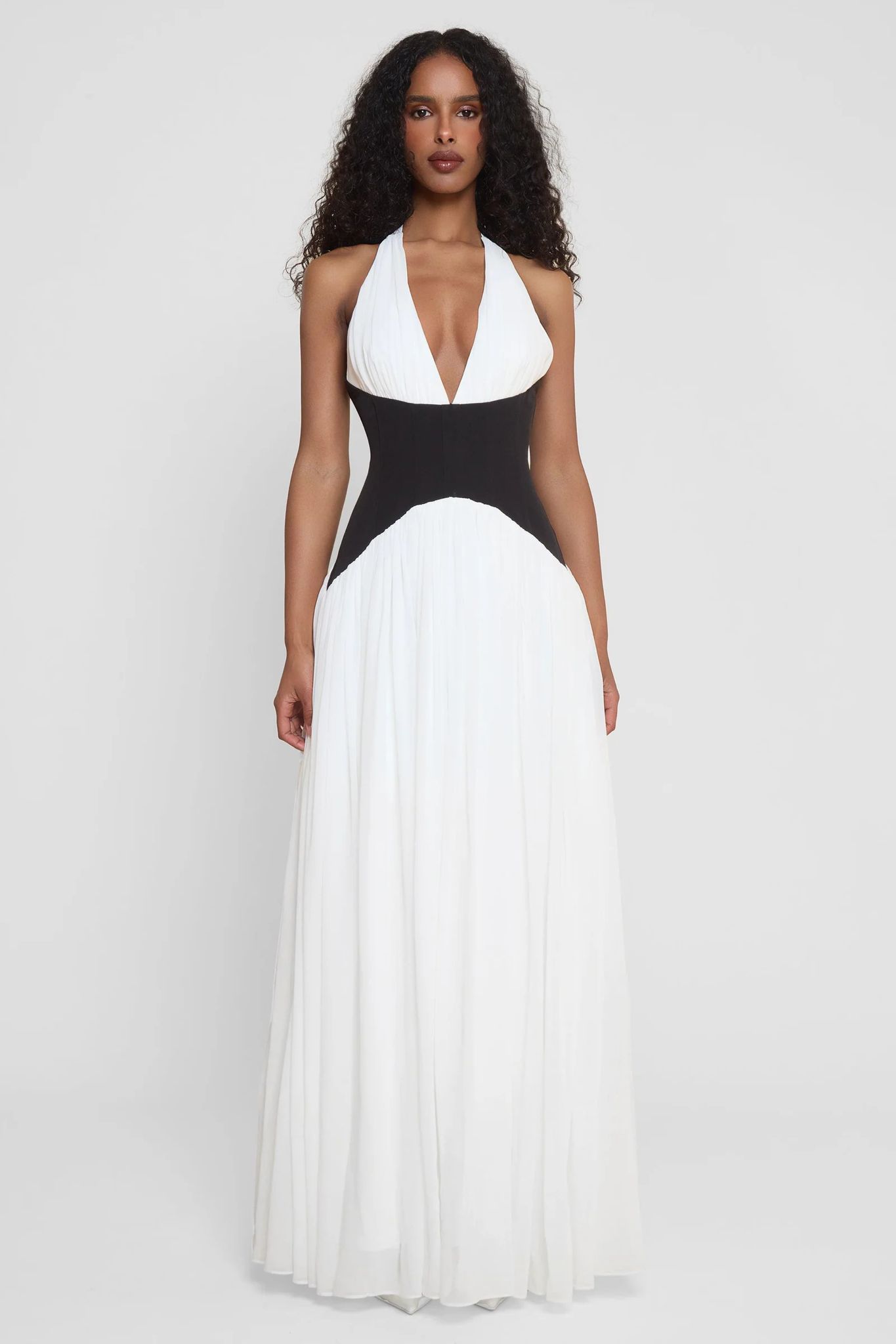 Lussooy Simple Chiffon White and Black Halter Sleeveless V Neck Prom Dress