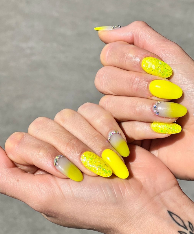 Neon Yellow Nail Designs for Summer 2023