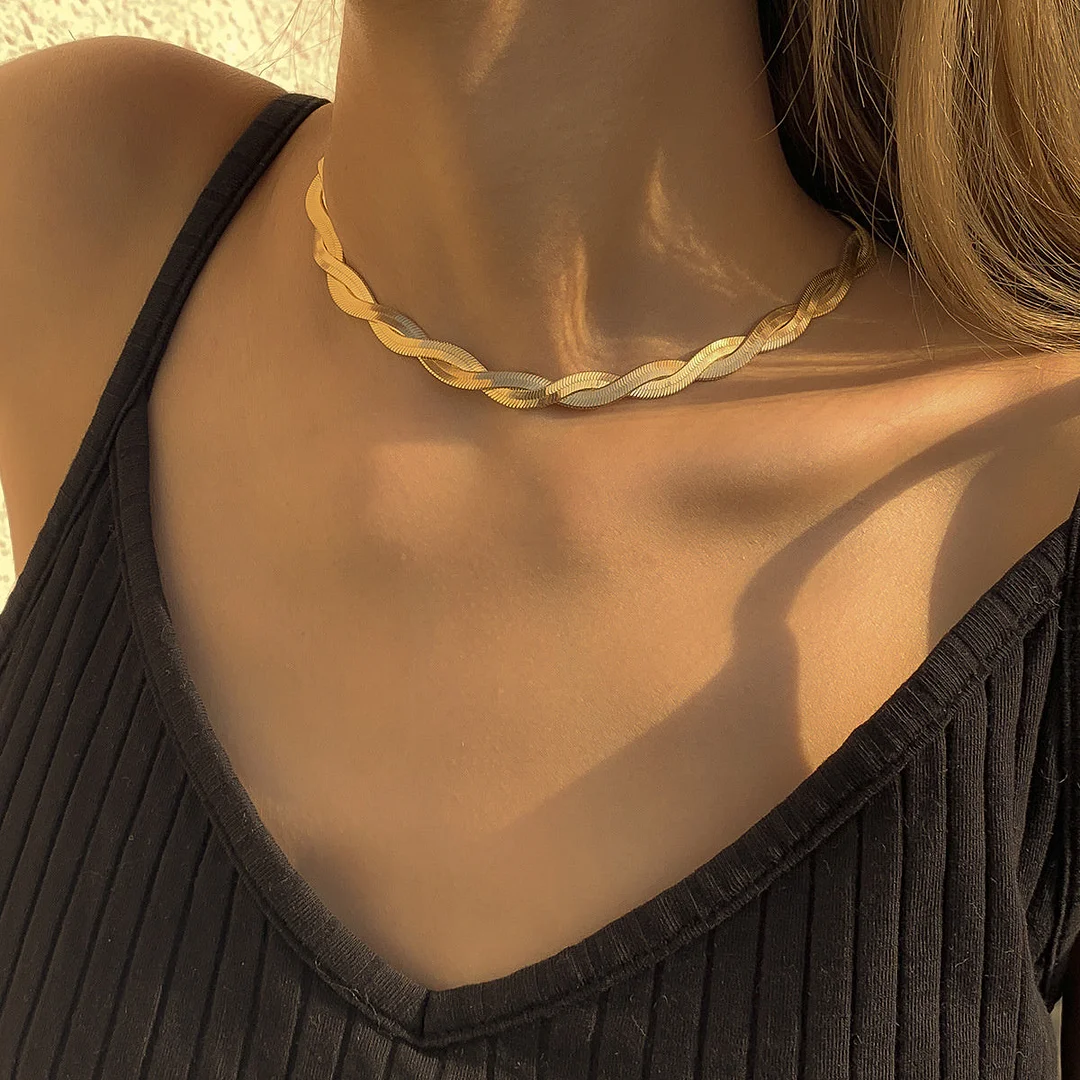 Women's Simple Wind Snake Bone Chain Necklace