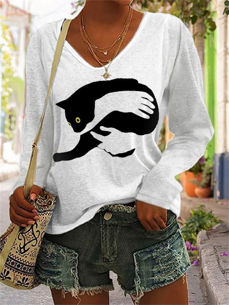 Vefave Black Cat Hold Funny Art T Shirt