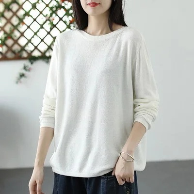 Thin Knit Solid Color Blouse