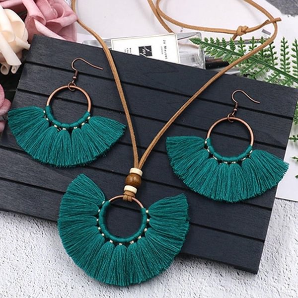 Retro Bohemia Tassel Fan-Shaped Necklace Earrings Set Tassel Jewelry Set Ethnic Big Necklace Beach Wear